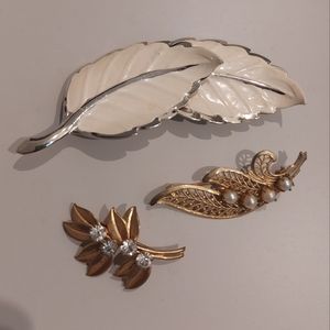 Bundle of 3 Vintage leaf brooches circa 1960's